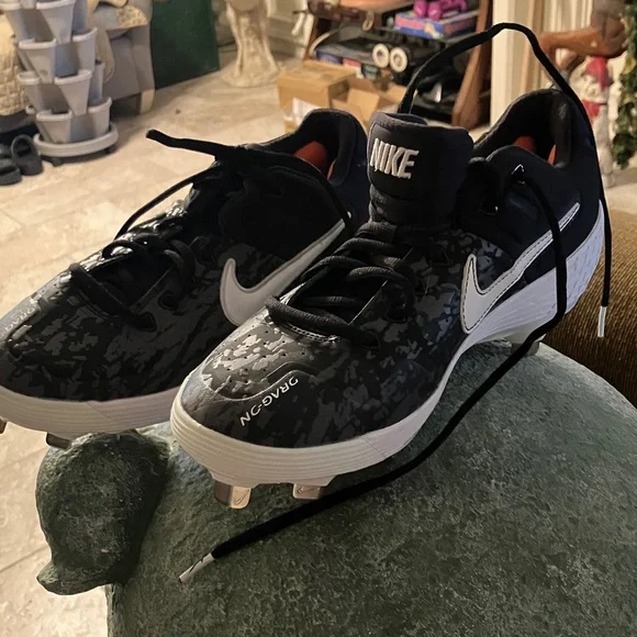 Nike Woman’s Black & Grey Camouflage Alpha Huarache Elite 2 Softball Cleats US9 - Picture 2 of 7